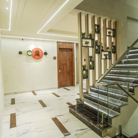 Familia Hotel And Banquets Lucknow Exterior photo