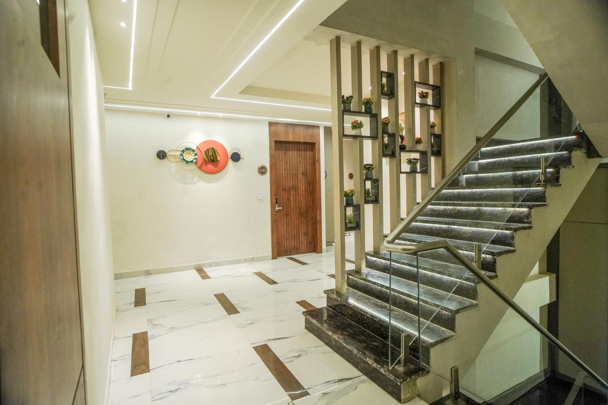 Familia Hotel And Banquets Lucknow Exterior photo