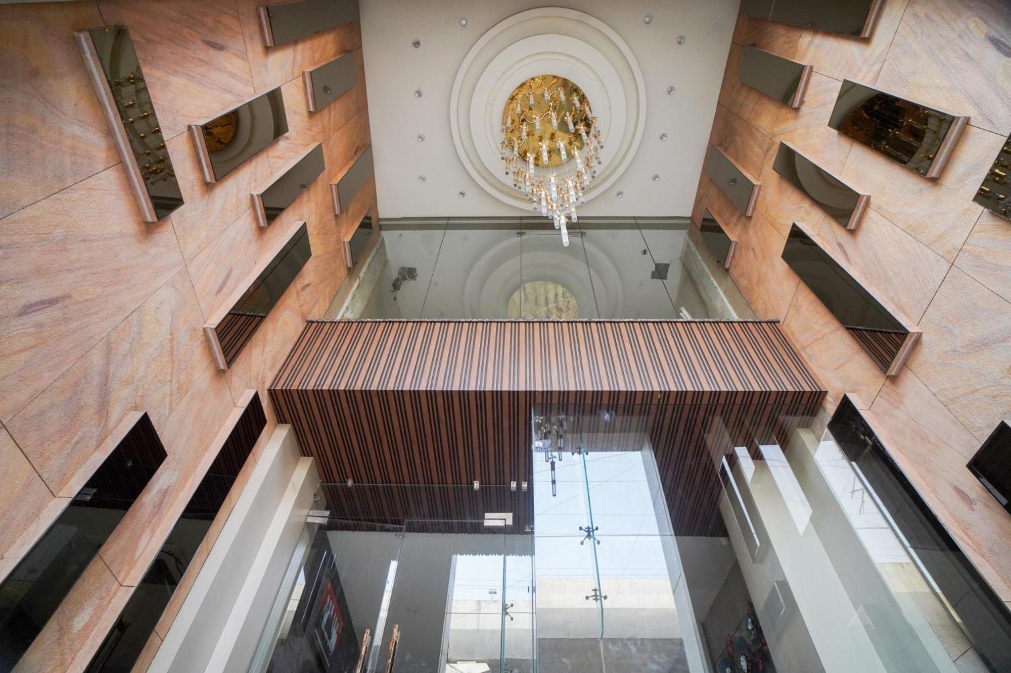 Familia Hotel And Banquets Lucknow Exterior photo