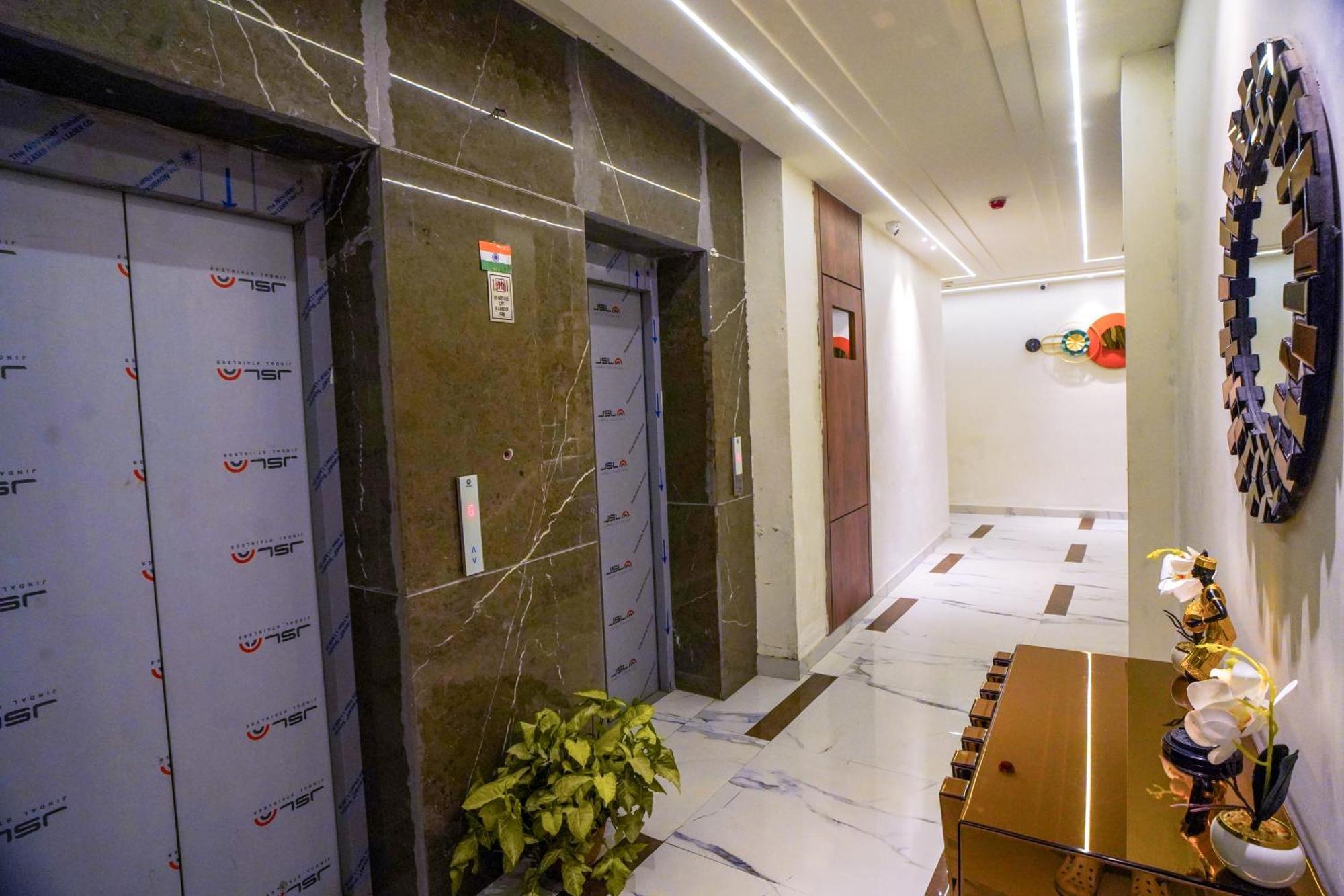 Familia Hotel And Banquets Lucknow Exterior photo