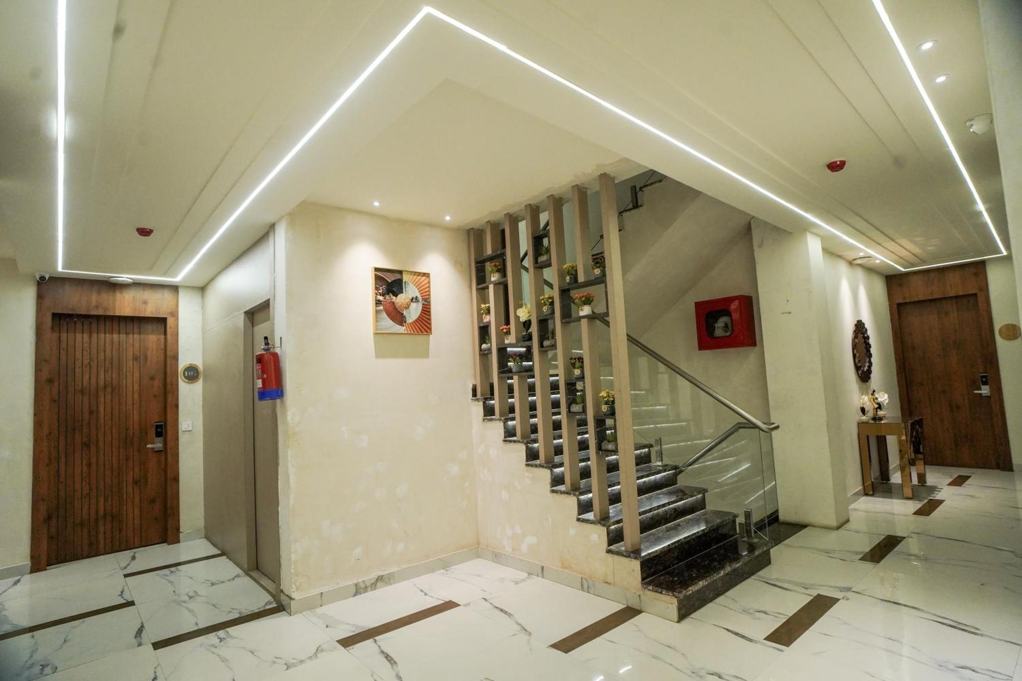 Familia Hotel And Banquets Lucknow Exterior photo