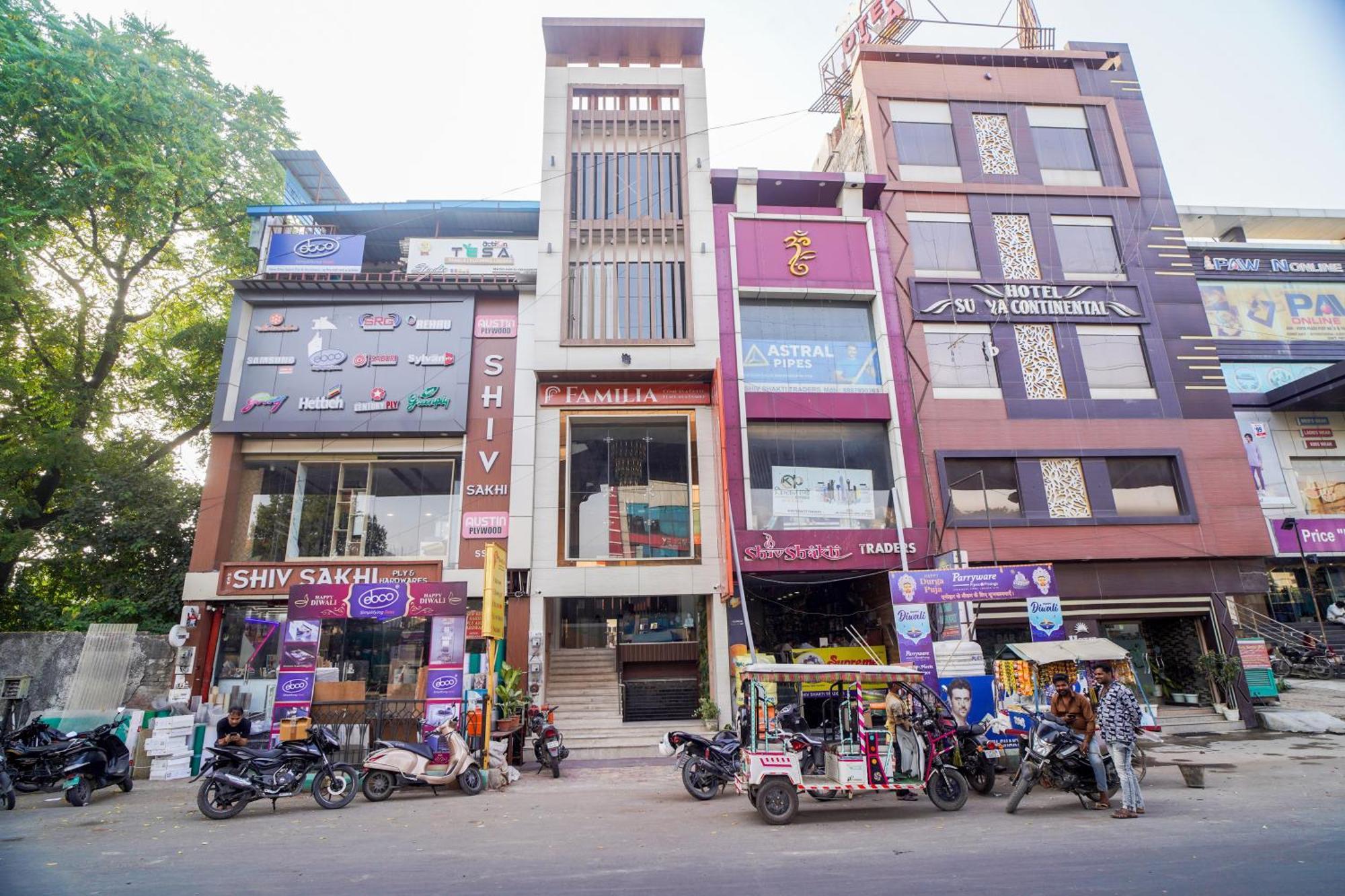 Familia Hotel And Banquets Lucknow Exterior photo